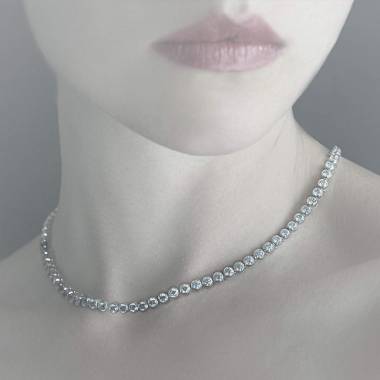 Collier saphir rose 17 carats en or blanc 18K (37,9 g) Perle de Diamants