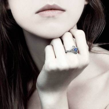 Bague saphir bleu pavage diamant or blanc Chloé