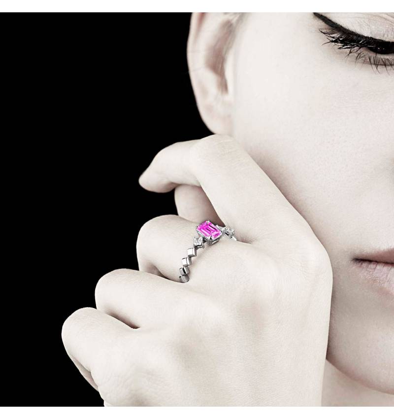 Bague Saphir Rose Naturel 8.20 Carats - Coupe Fancy, Qualité Excellente, Taille Unique