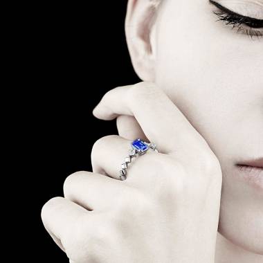 Bague saphir bleu pavage diamant or blanc Elsa