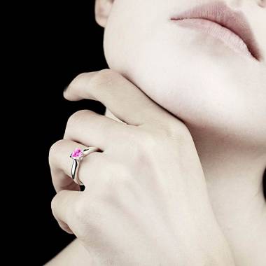 Bague de fiançailles saphir rose or blanc Motherhood