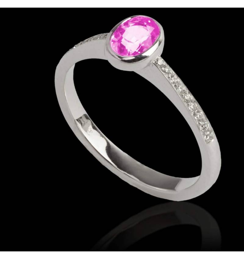 Bague de fiançailles saphir rose forme ovale pavage diamant or blanc Moon