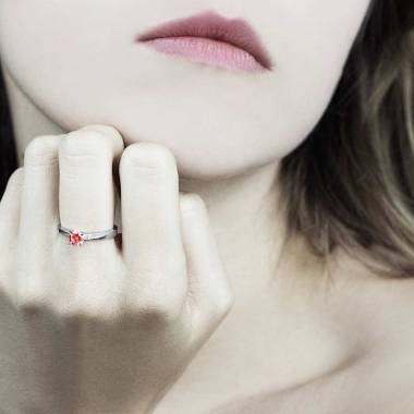 Bague rubis pavage diamant or blanc Meryem