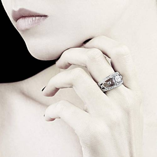 Bague de fiançailles diamant forme rond pavage diamant or blanc Régina Suprema 