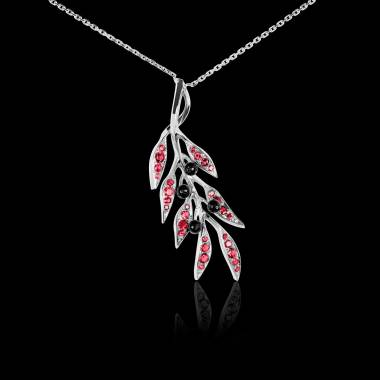 Pendentif pavage rubis et olives en onyx noire or blanc 18 K (4,5 g), chaîne en or 18 K Branche d’Olivier