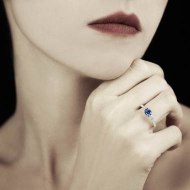 Bague de fiançailles saphir bleu Mila