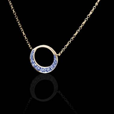 Pendentif pavage saphir bleu (0,26 carat) or jaune 18 K (4 g) diamètre 16 mm Clair de Lune