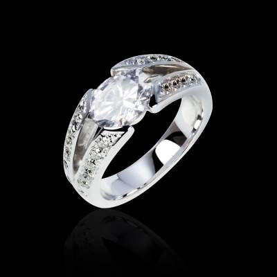 diamond_engagement_ring_Isabelle