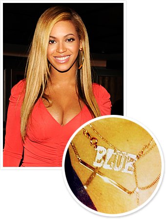 beyonce-blue-ivy-necklace