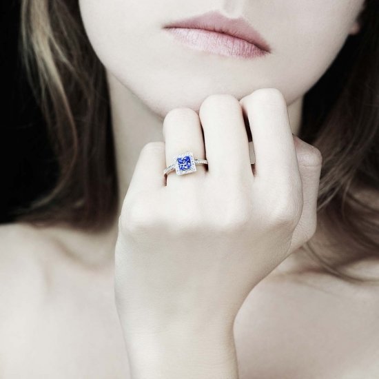 bague-de-fiancailles-saphir-bleu-perrine