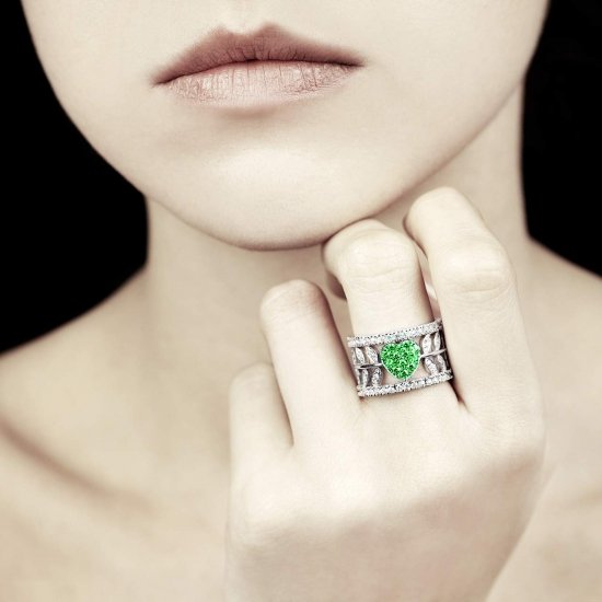 bague-emeraude-flowers-of-love-femme