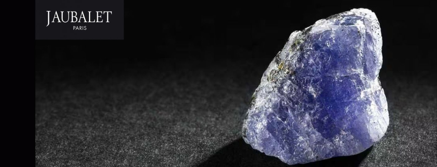 Quelles sont les caractéristiques de la tanzanite ?